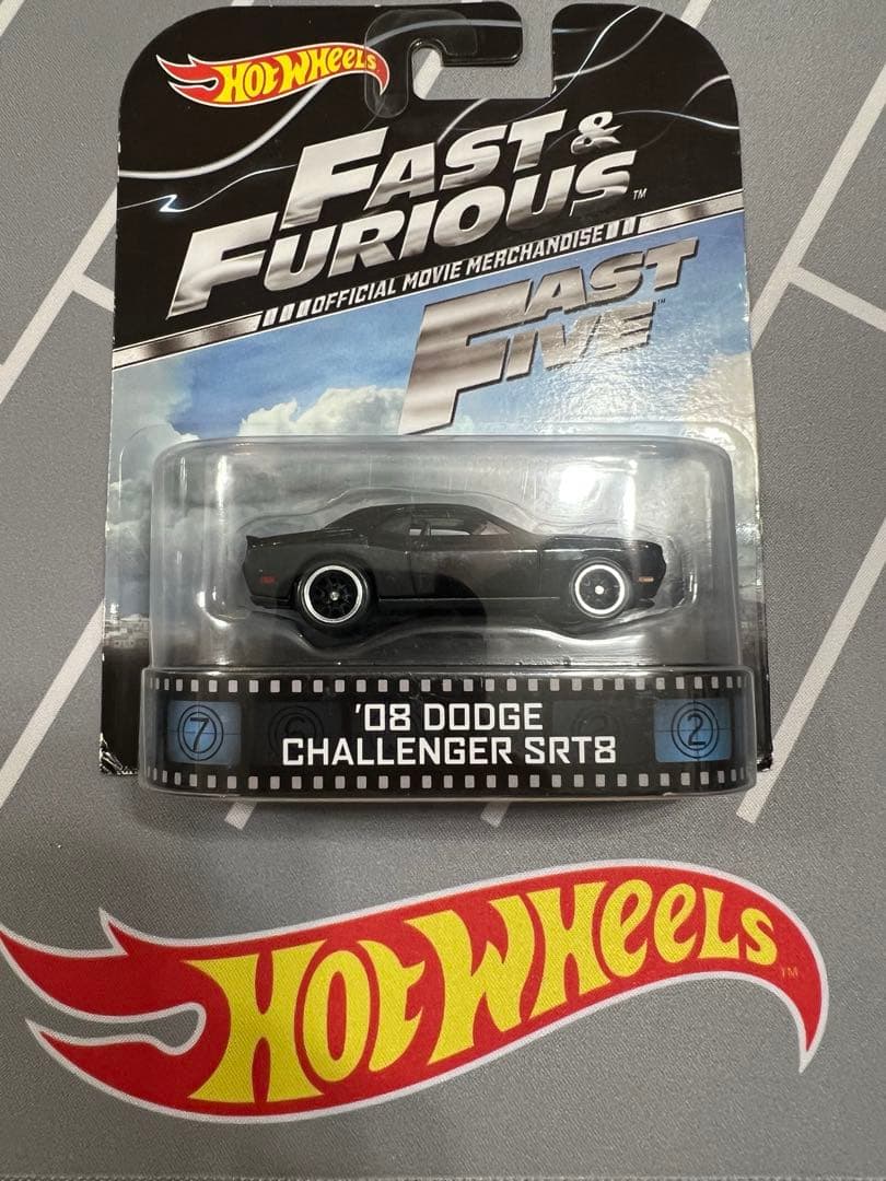 ミニカー HotWHeeLs FAST&FURIOUS DODGE CHALLENGER