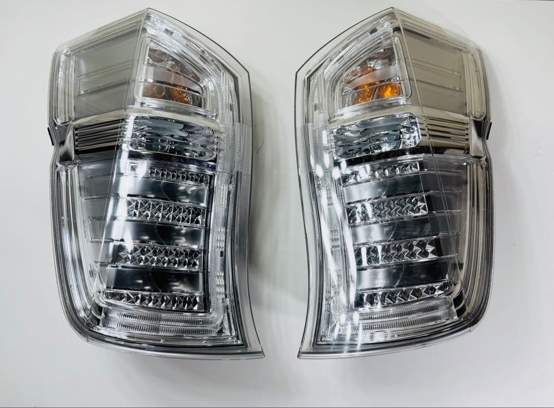 RK5/RK6 ホンダ ステップワゴン スパーダ Ｚ後期 LED左右テールランプ