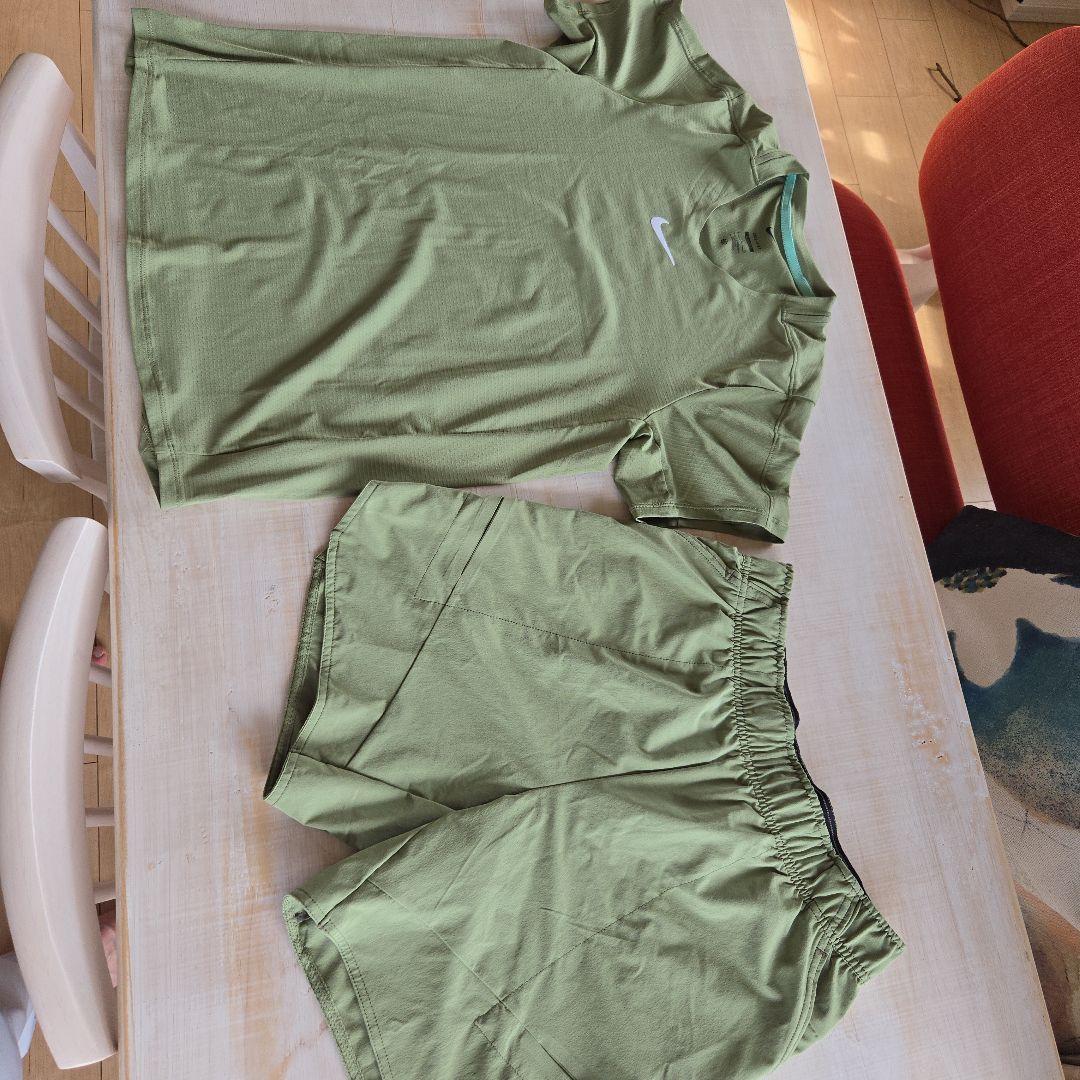 Nikeナイキ美品 オリーブグリーン Tシャツ ショートパンツ セットLサイズ