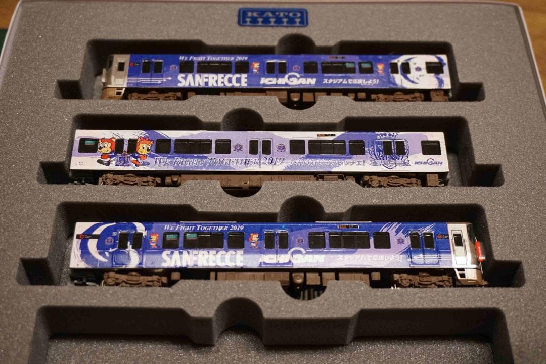 KATO　227系 サンフレッチェ広島ラッピング2019仕様　3両編成セット