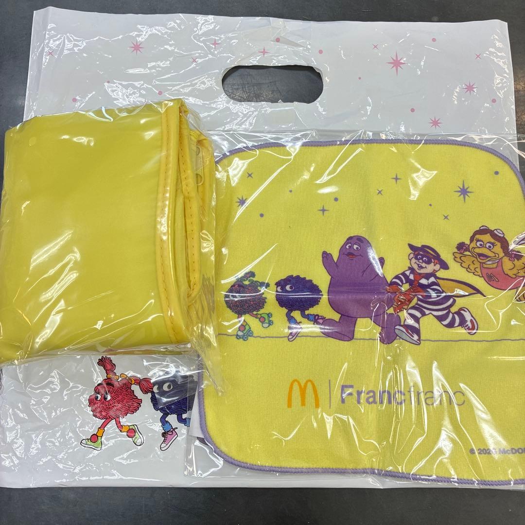 マクドナルドの福袋　2026 保冷バック　ハンドタオルのセット　黄色