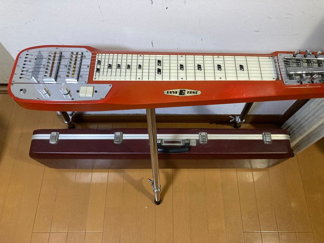 Guyatone グヤ8弦スチールギター　レストア品　スタンド、ケース付