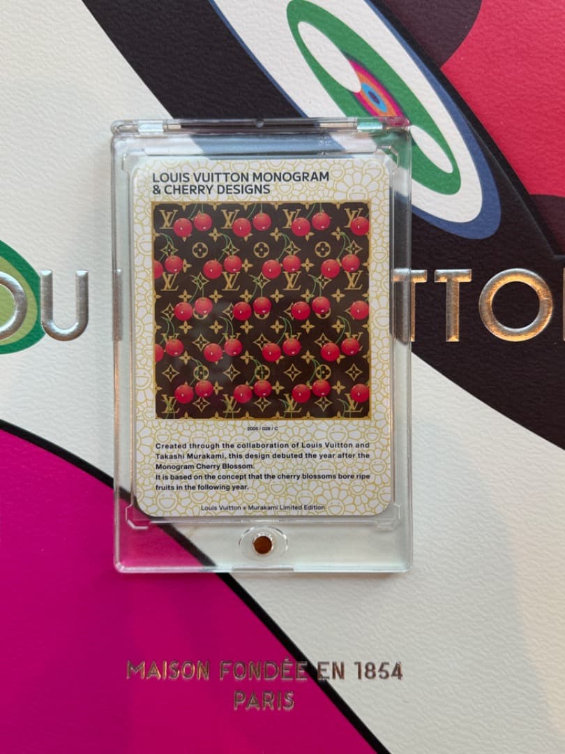 ルイ・ヴィトン パンダ トレーディングカード ルイヴィトン 新作チェリー