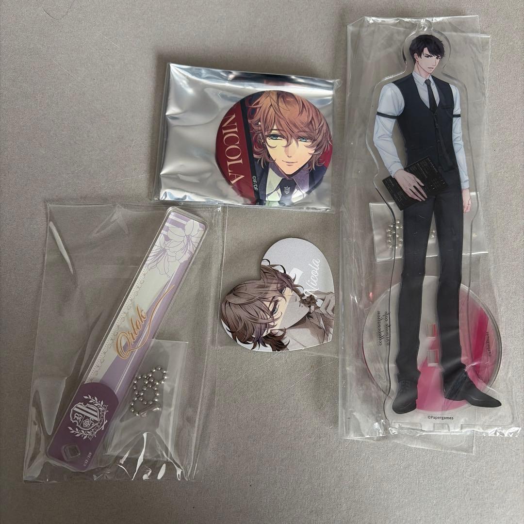 缶バッジ　カード　ニコラ　アクスタ　ゼン　ネームキー　オルロック