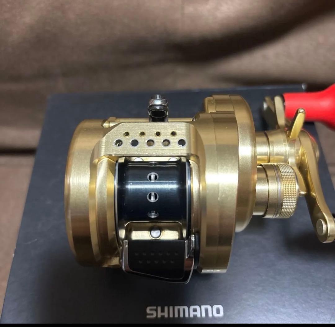 シマノ 14 カルカッタコンクエスト 200 ノーマルギヤ 右ハンドル 美品