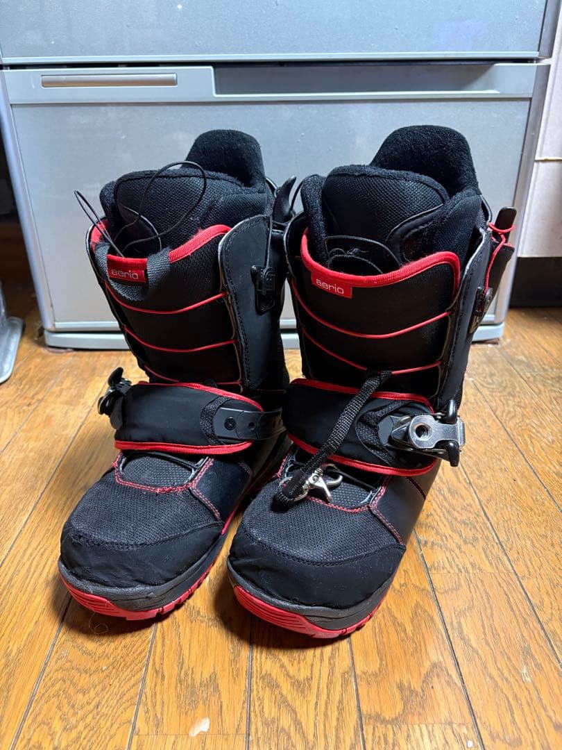 タ*イ様 26500→17000 YONEX スノーボードブーツ 黒/赤　27.