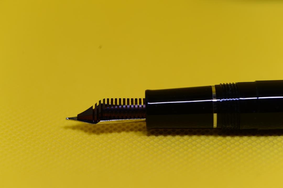 セーラー万年筆　プロフィットスタンダード　ブラック　中字　(14金)