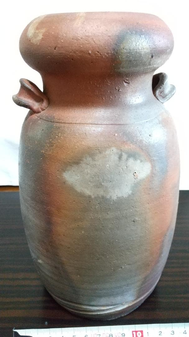 備前焼 「兼田志女子」造 花入　箱書き有木箱