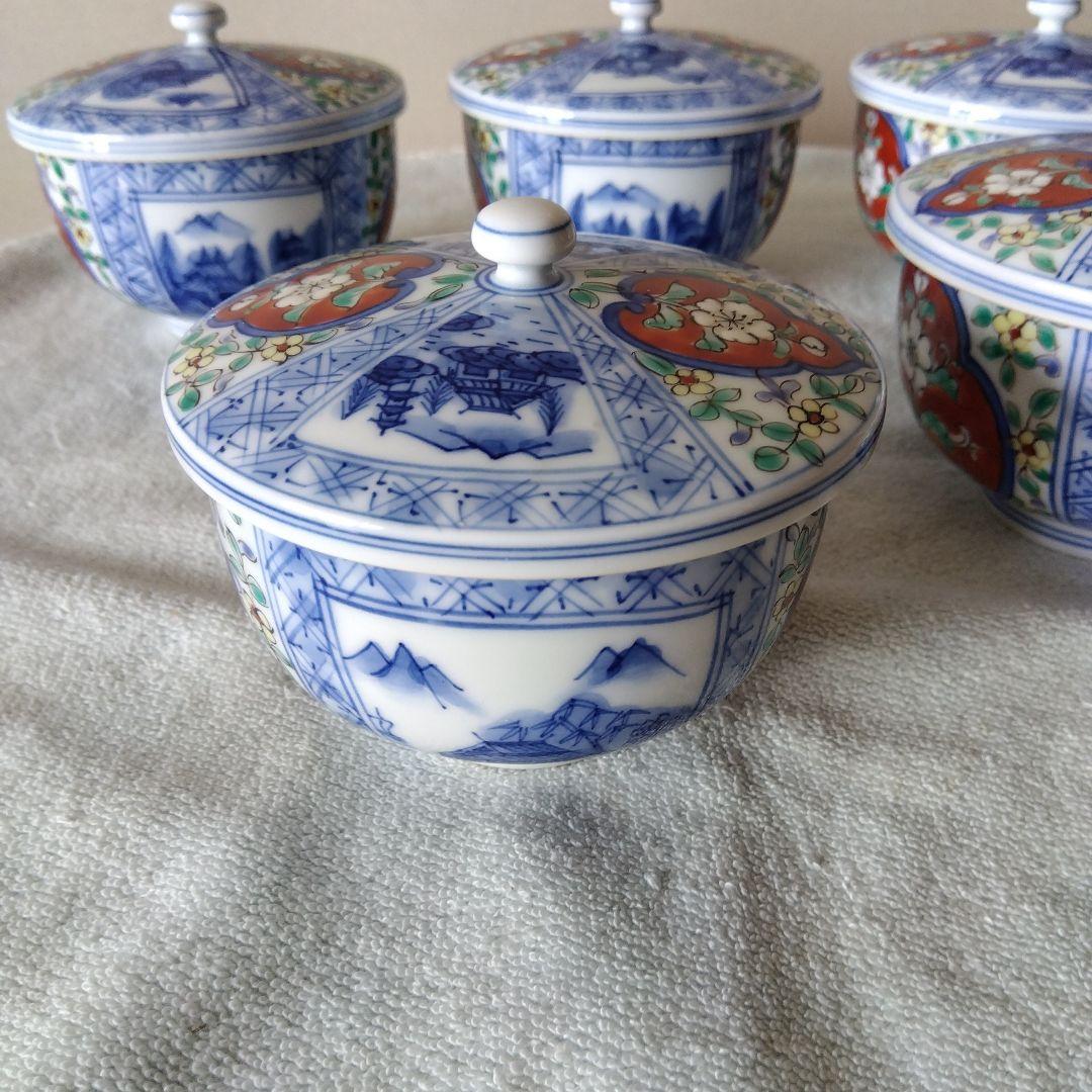 華山萬右衛門作　染錦草花間取山水蓋付湯呑揃