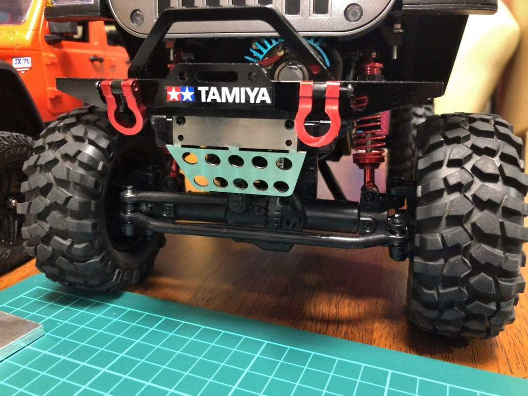 MN128 クローラーラジコン