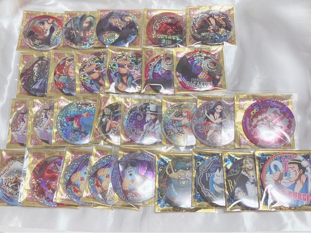 28個 ONEPIECE ワンピース 輩缶バッジSHINE ロー サンジ ゾロ