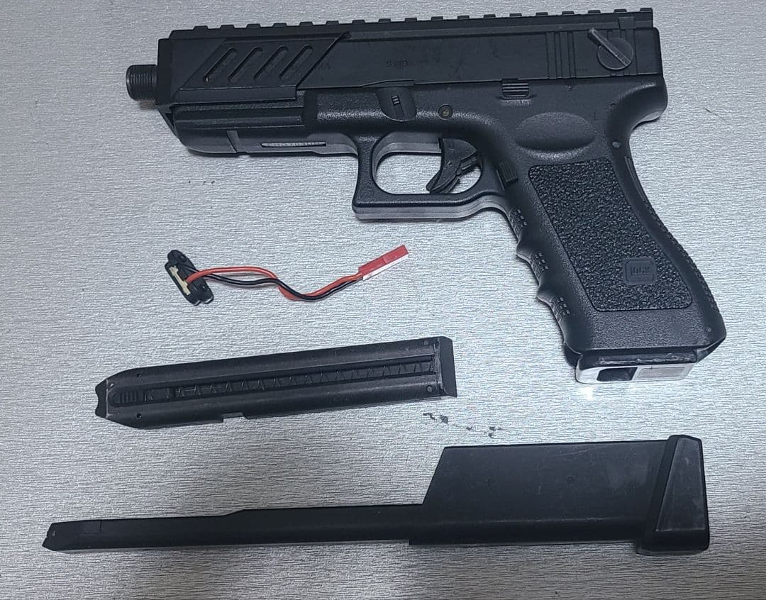 東京マルイ　電動ハンドガン　グロック18C　中古②
