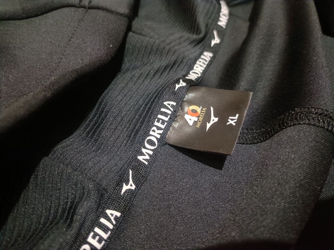 ミズノ MORELIA ピーチタッチスウェットフーディー・パンツ(ブラック)