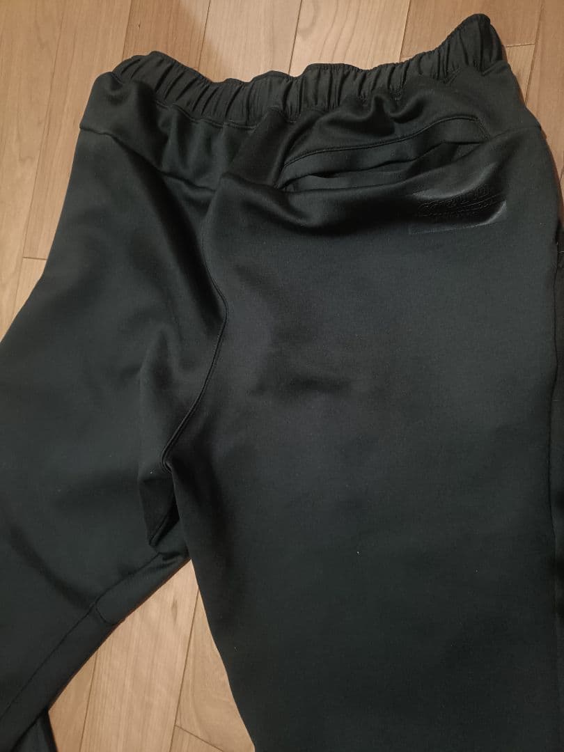 ミズノ MORELIA ピーチタッチスウェットフーディー・パンツ(ブラック)