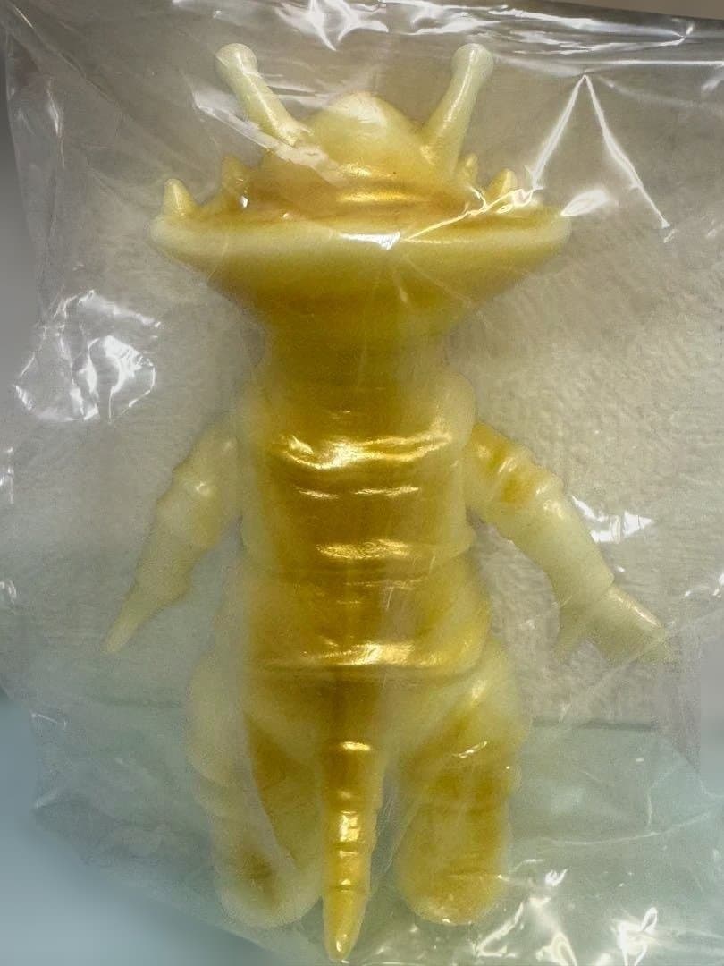 リトルカネゴン　蓄光ゴールド　ブルマァク　ブルマァクの怪獣シリーズ　ウルトラQ