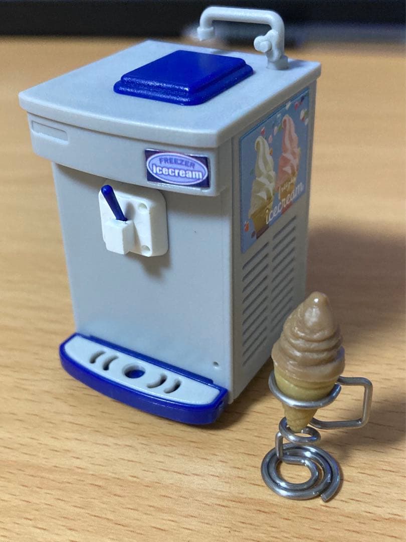 ガチャガチャのやつ