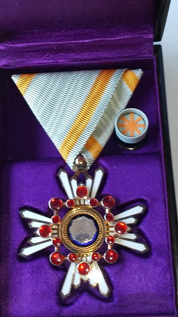 希少品 勲五等瑞宝章 勲章 ミリタリー ミリタリーグッズ 旧日本軍 美品 です。