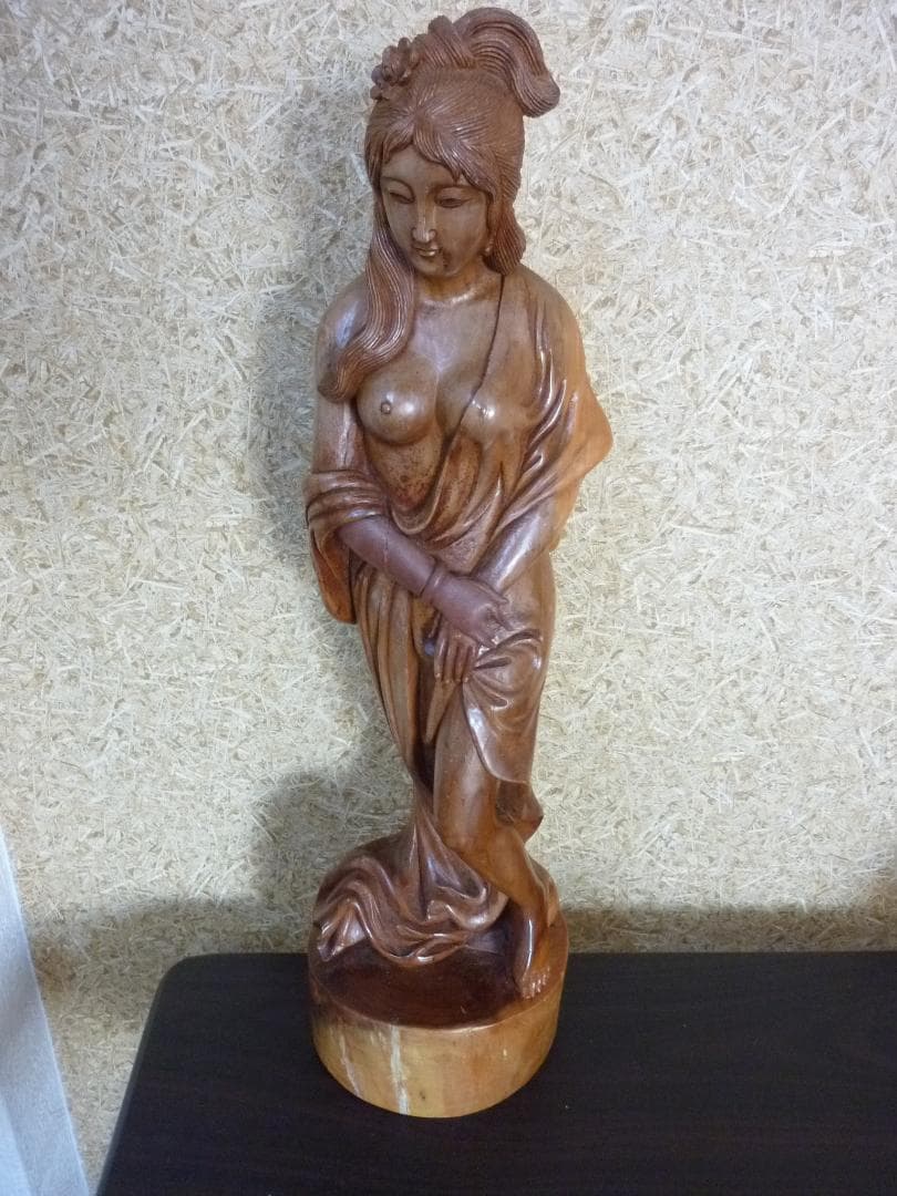 レトロ！ 楊貴妃 木彫り 紅豆杉 国際名人 林振作