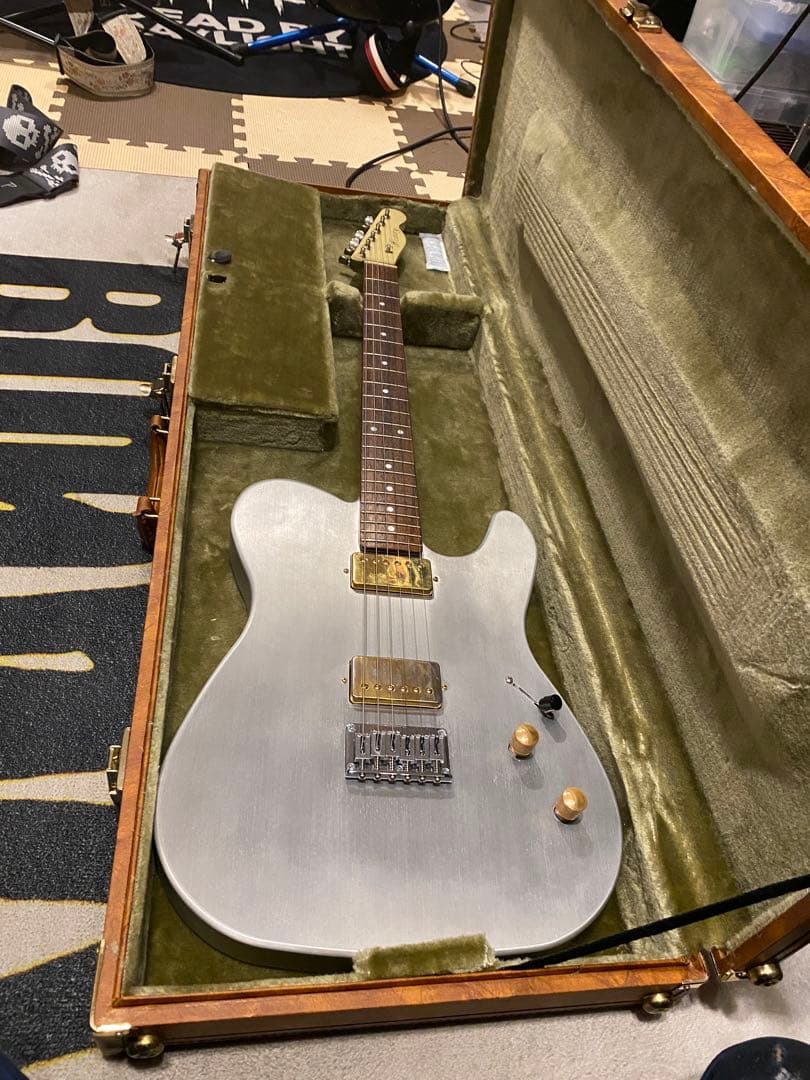 超激レア　history アルミボディ　ギター