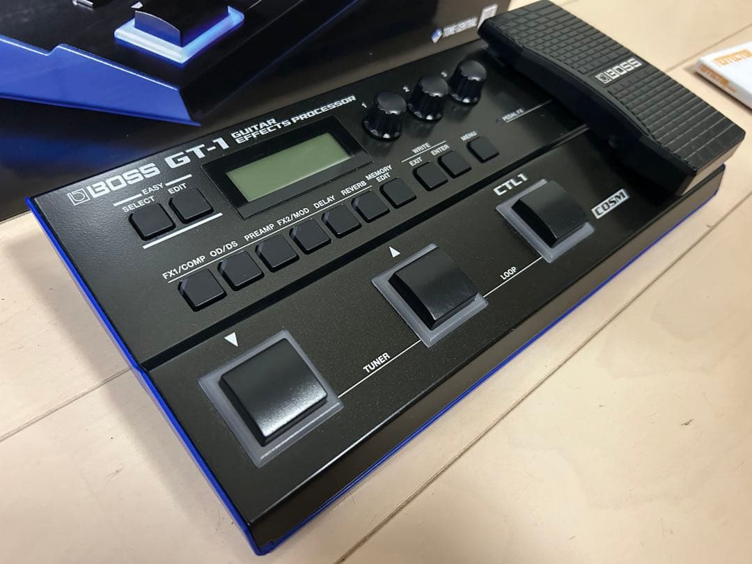 美品　BOSS GT-1 ギターエフェクター➕教科書
