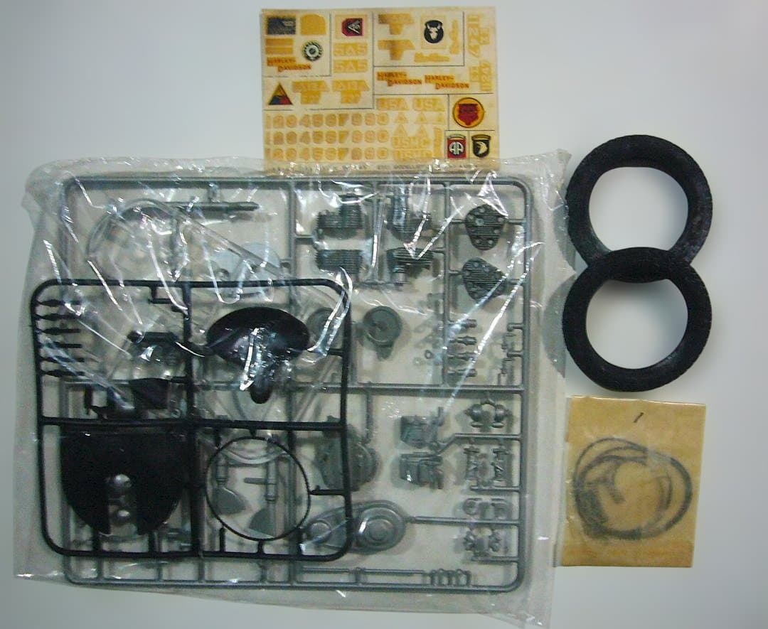 ESCI 1/9 　①独軍兵士　②ハーレーダビッドソン 米軍試用　2個セット