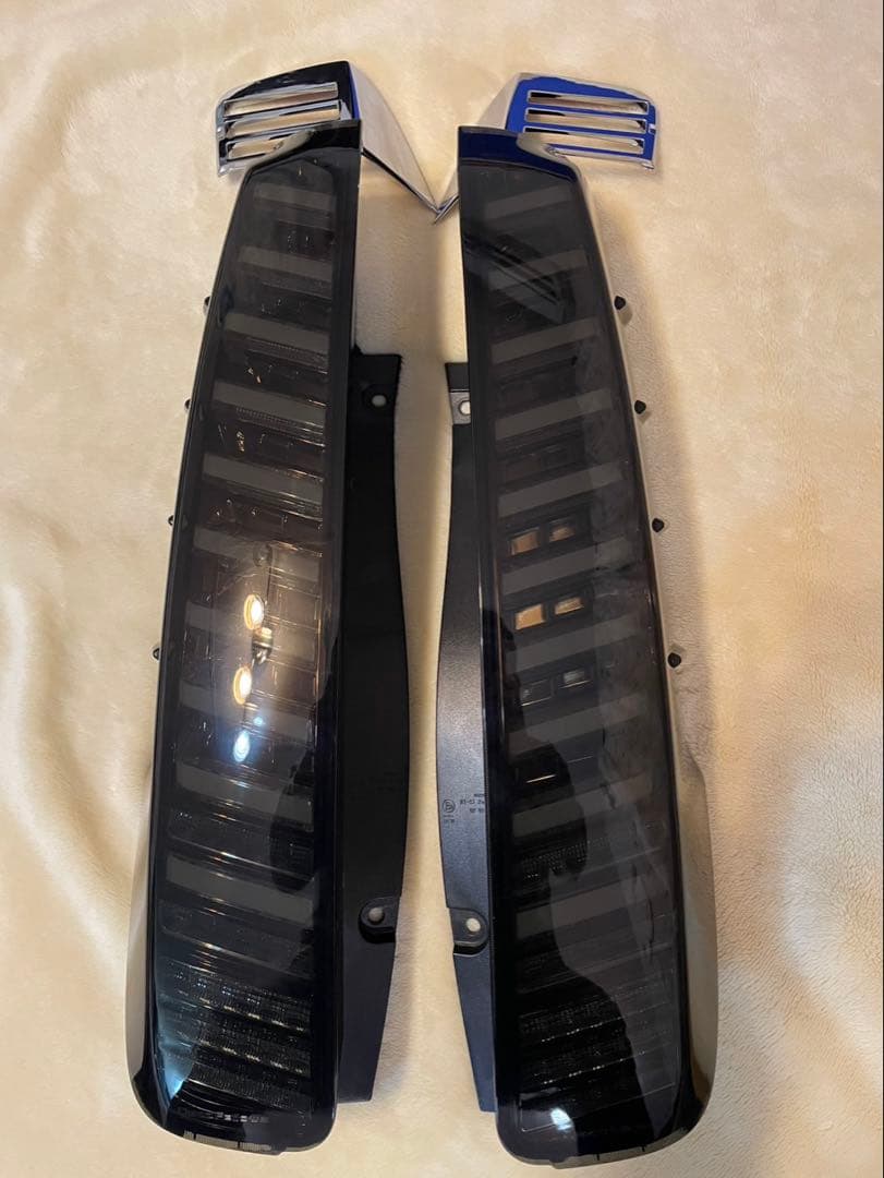 dazzfellowsテールランプ　トヨタ　voxy 80 ノアESQUIRE