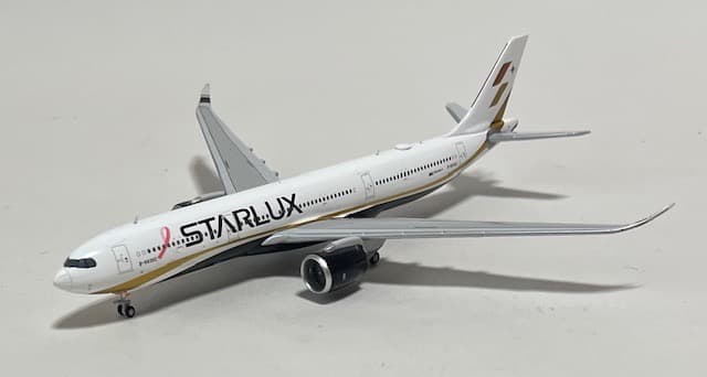 航空機・ヘリコプター STARLUX A330-900neo B-58302