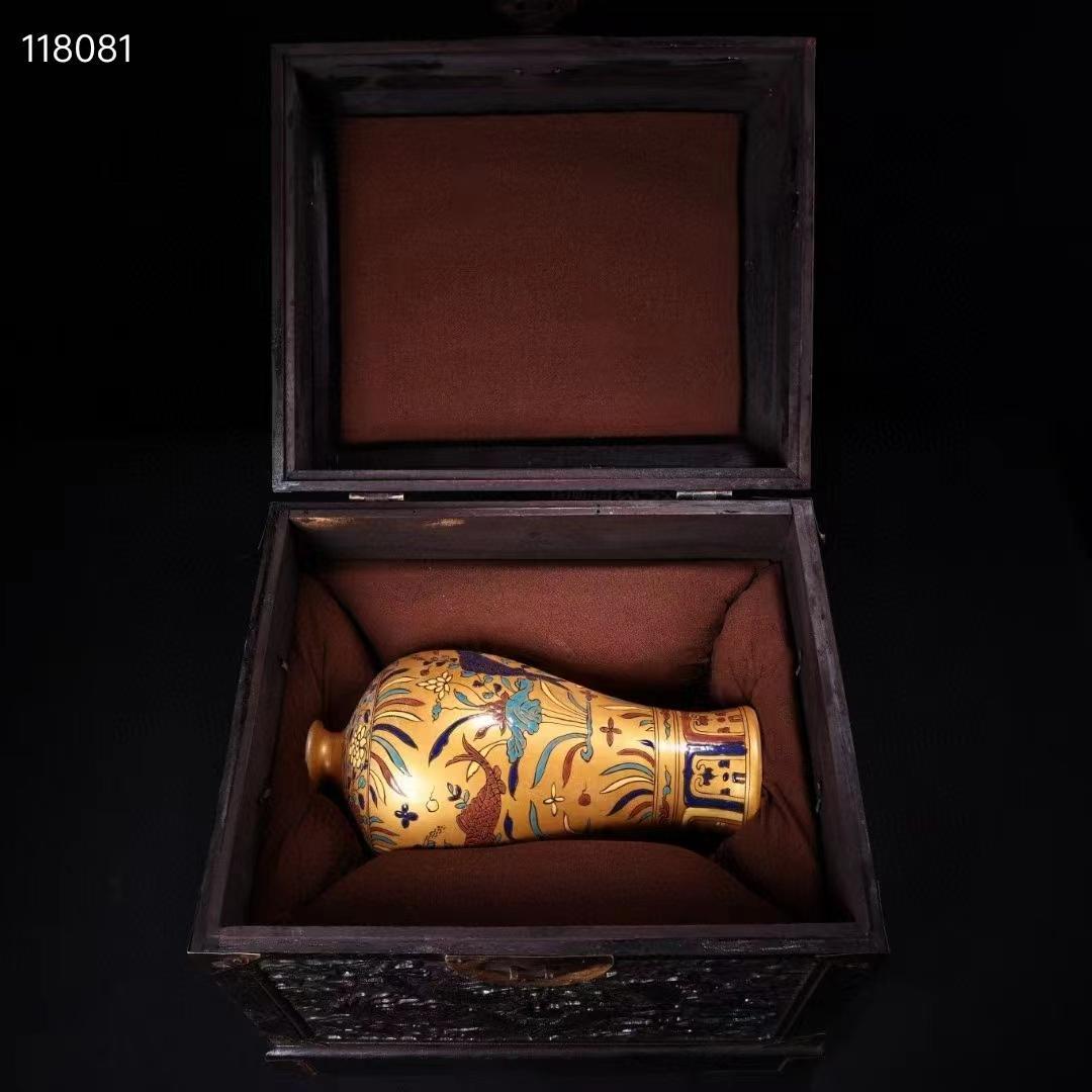 中国古美術・稀有品・純手描き金粉彩陶瓷花瓶・黑檀木箱付き・観賞瓶・文房具・時代物