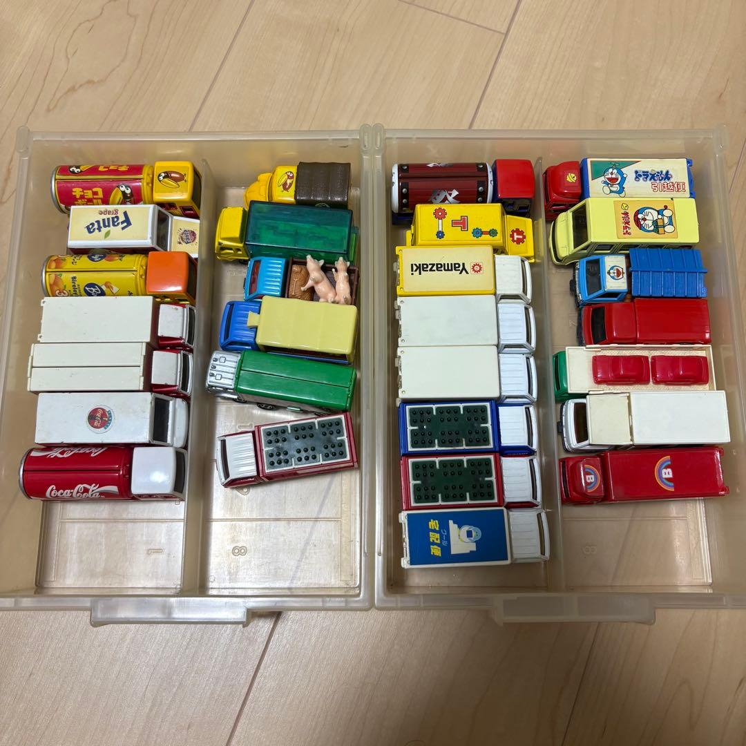TOMICAレトロトミカ　28台　いろいろなトラックセット　パーキングケース付き