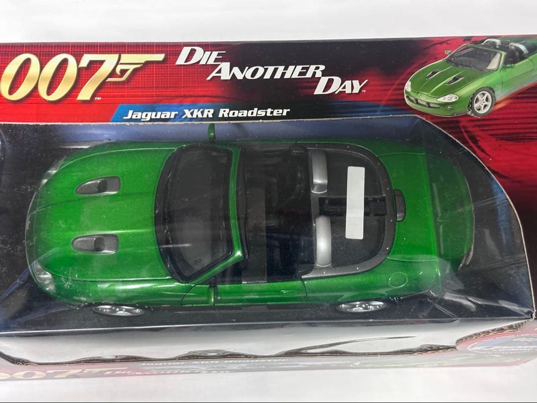 1/18 007 ダイ・アナザー・デイ Jaguar XKR Roadster