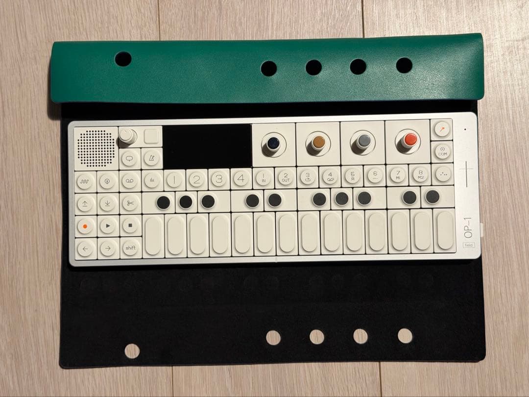 美品 teenage engineering OP-1 fieldレザーケース付