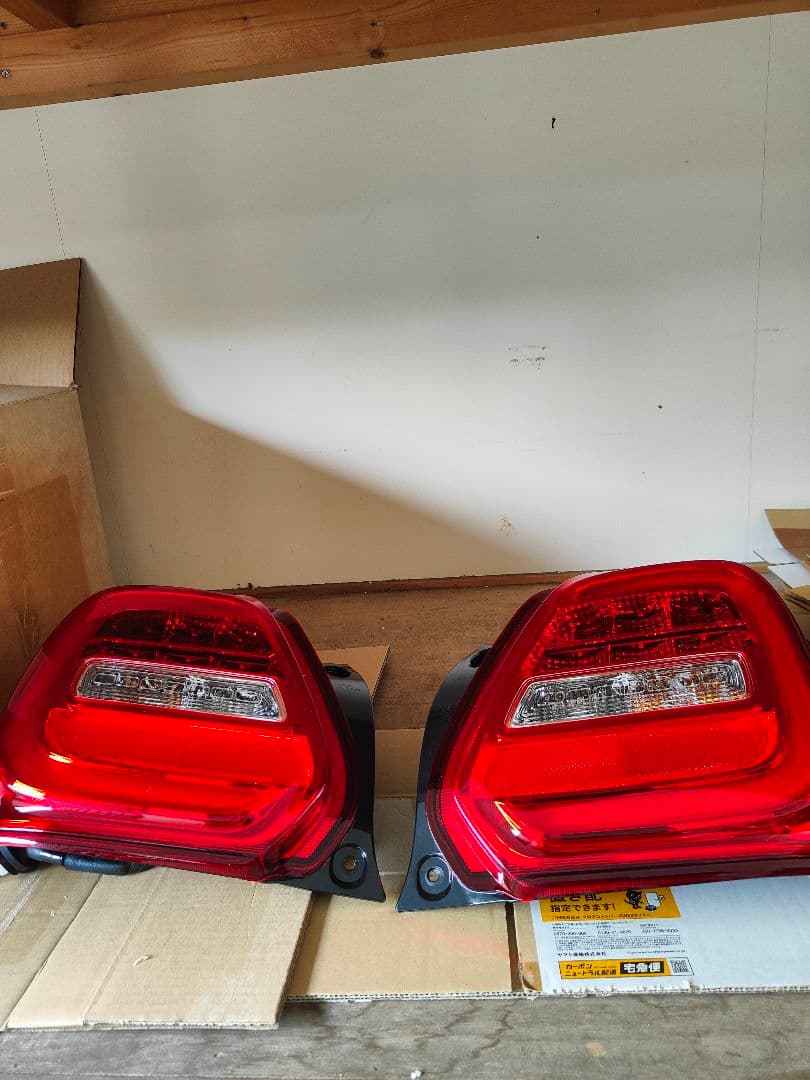 スイフトスポーツzc33s 純正テールライト 左右セット　新車外し（2024年）