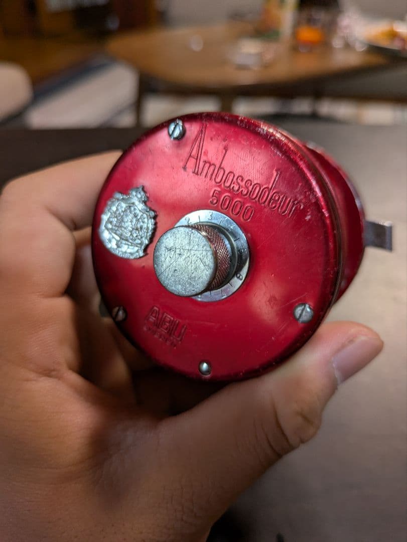 Ambassadeur 5000 ベイトリール レッド