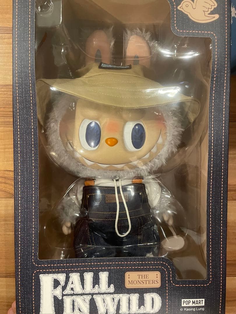 Labubu fall in wild 正規品
