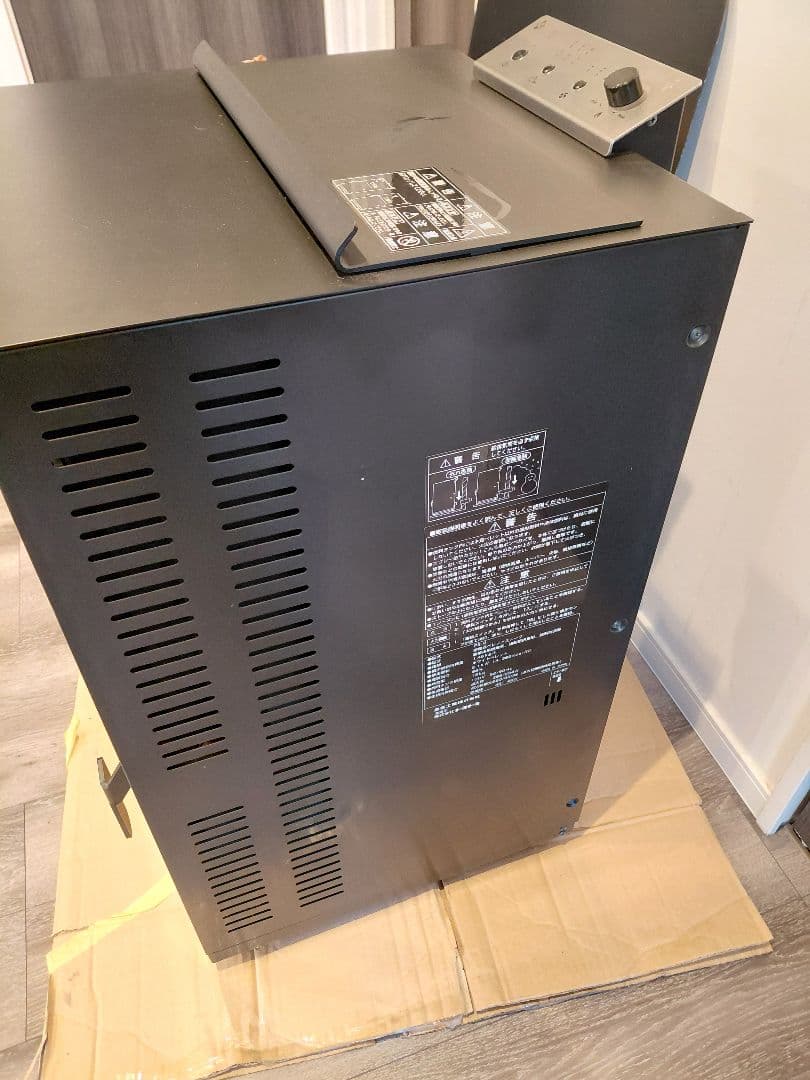 トヨトミ　密閉式ペレットストーブ　muumuu PE-8