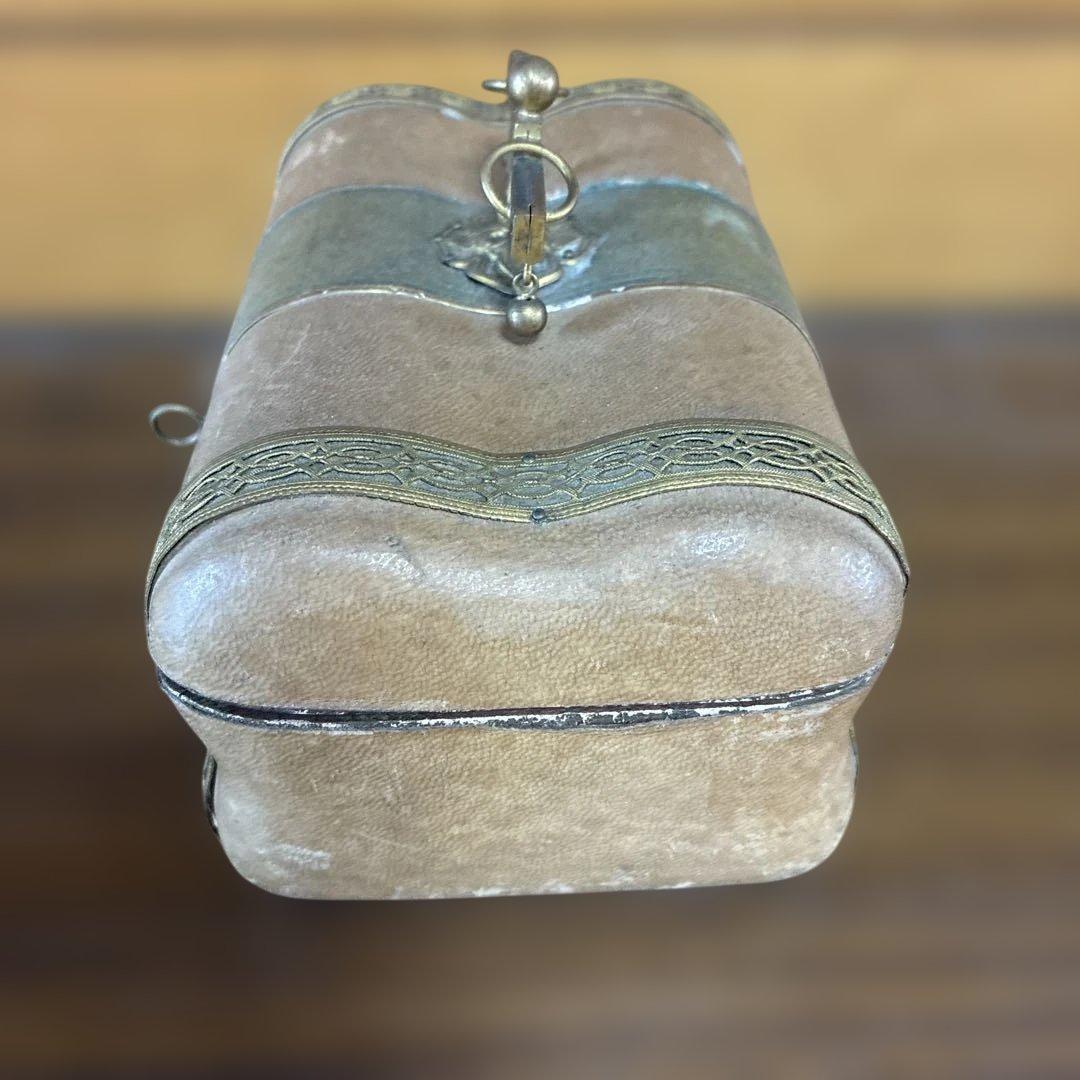 イギリス製　宝石箱　アンティーク　レザー収納　ボックス　鍵つき