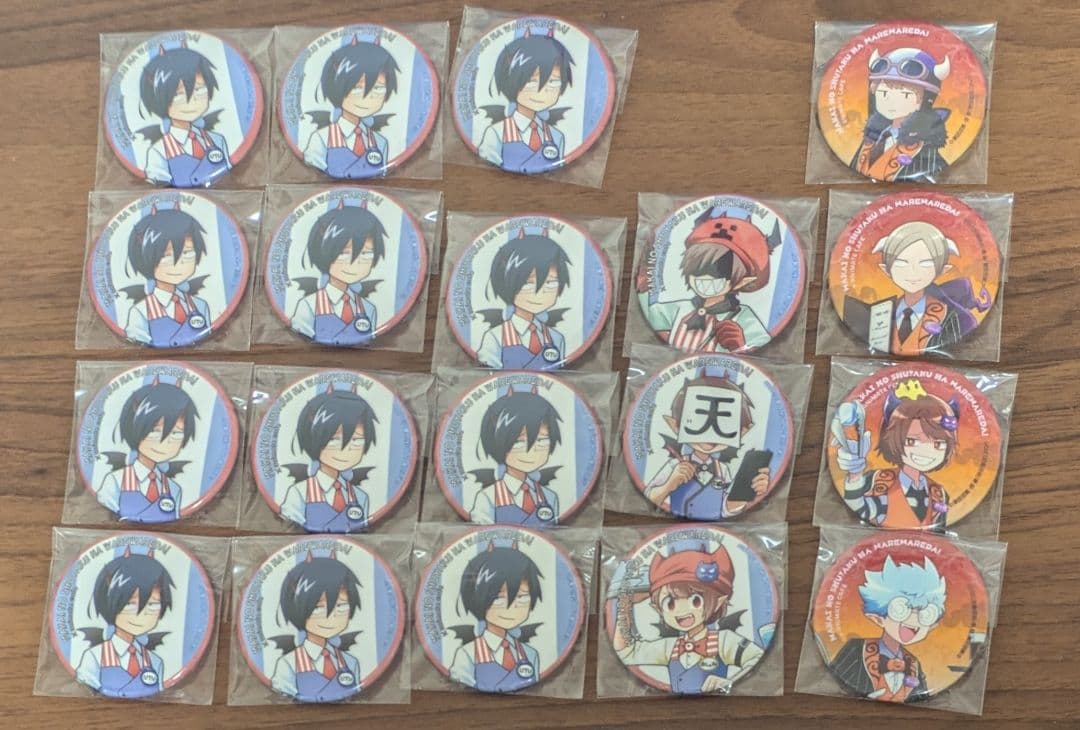 魔主役　ウツ　ゾム　シャオロン　ロボロ　チーノ　ショッピ　エーミール　缶バッジ