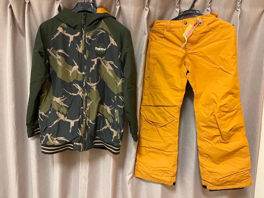 Burton カモフラージュ ジャケットとパンツ セット