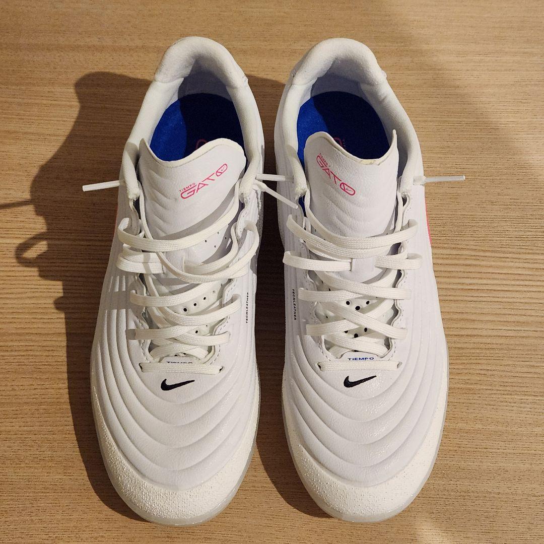 新品 ナイキ ティエンポリアクトガト フットサルシューズ 26.0cm