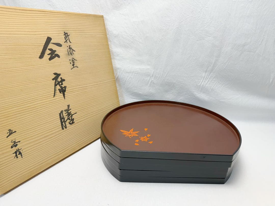 美品 懐石道具 乾漆塗 会席膳 5客揃 蒔絵 半月膳 共箱