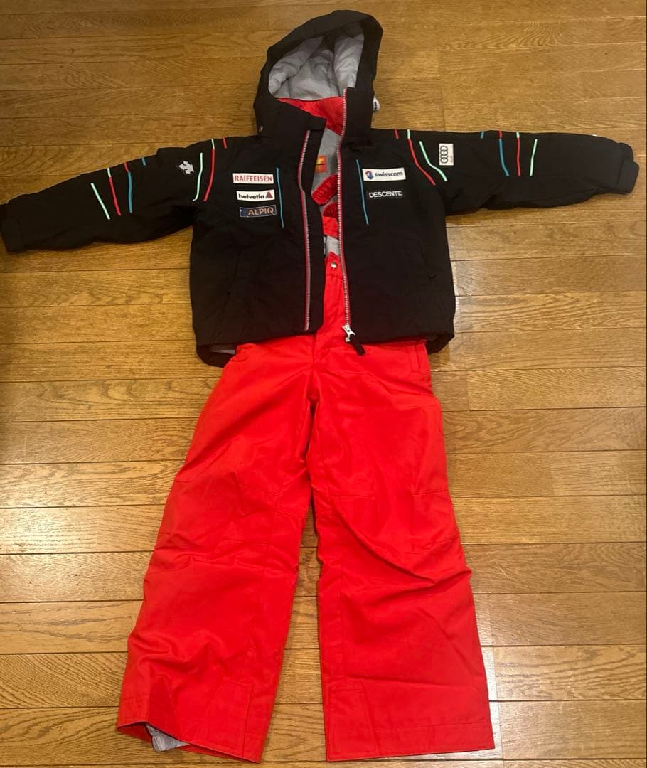 DESCENTE 子供用スキーウェア 黒　赤　上下セット
