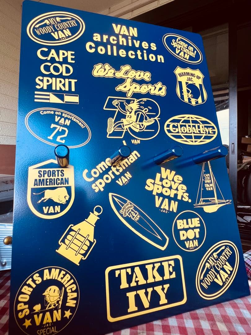 値引VAN キーホルダー掛けスタンドstandスチール製A4サイズ