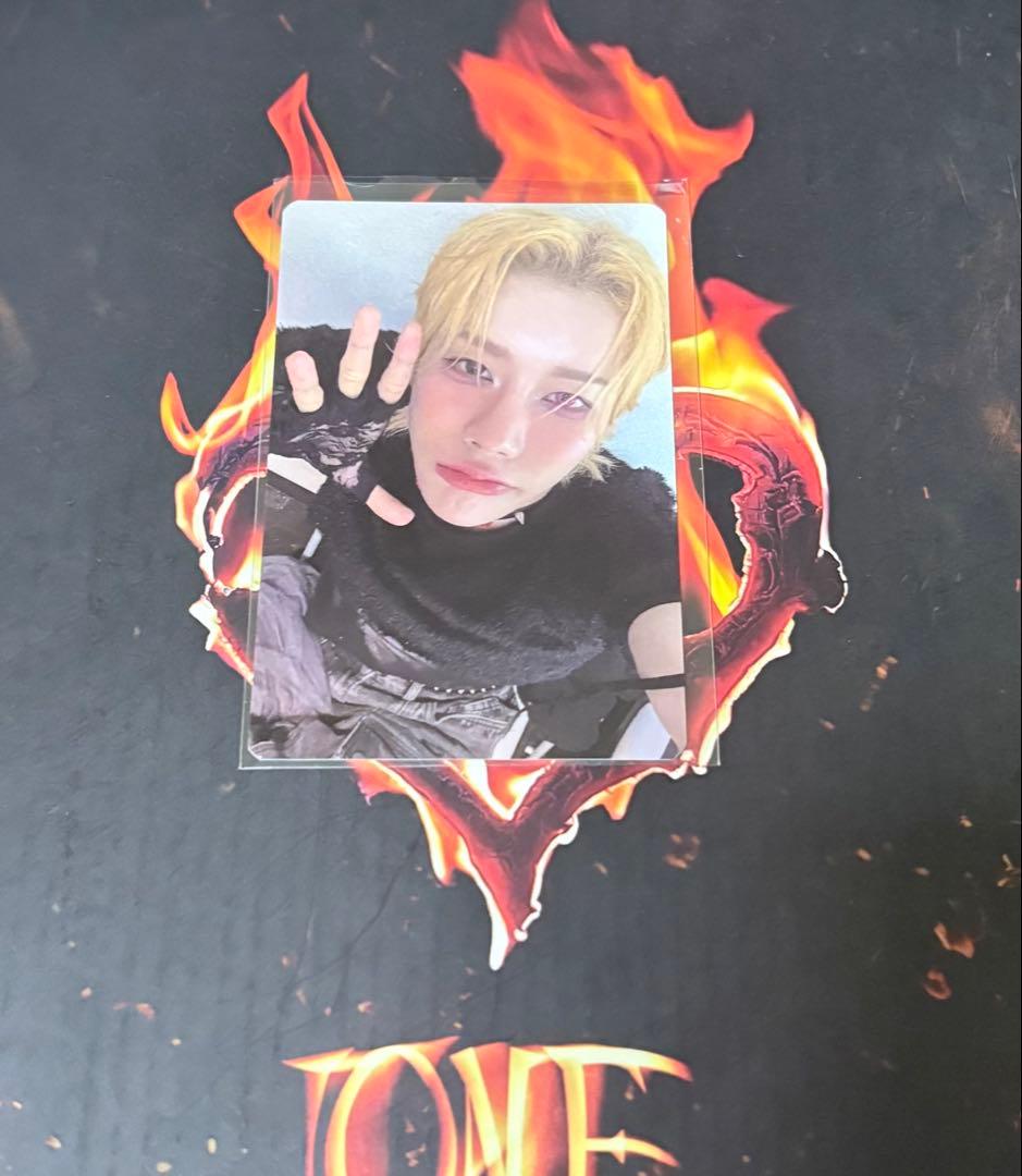 出回りなし XLOV ルイ トレカ 韓国限定ラキドロ