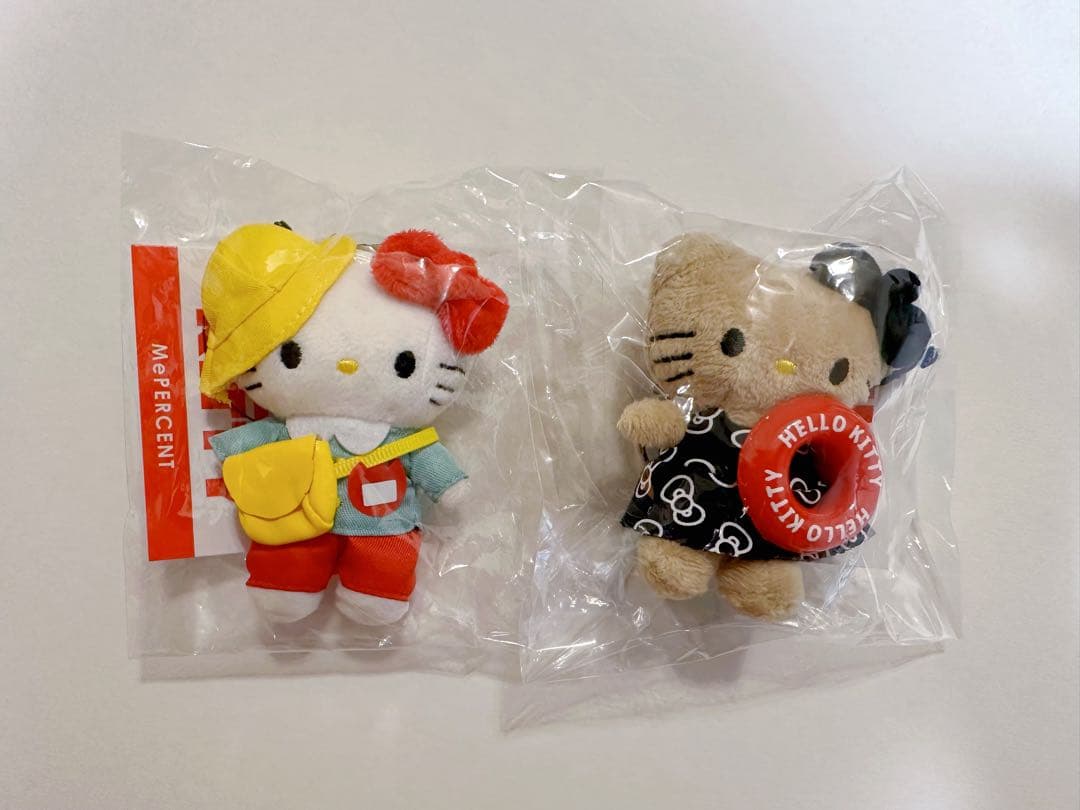 新品　me %ローリーズファーム　ハローキティ　キーホルダー 幼稚園&ウキワ