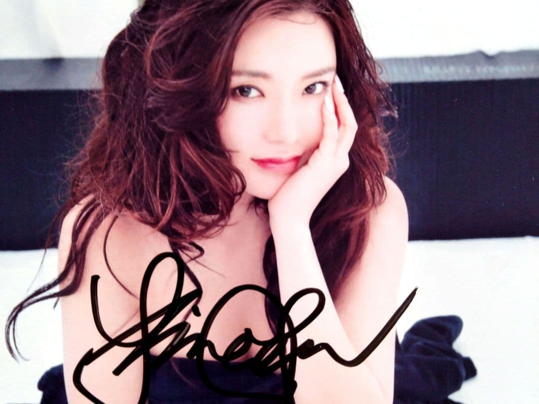 セール中商品…アン・シネ直筆サイン入り2Lサイズ写真…Ahn Shin-ae…