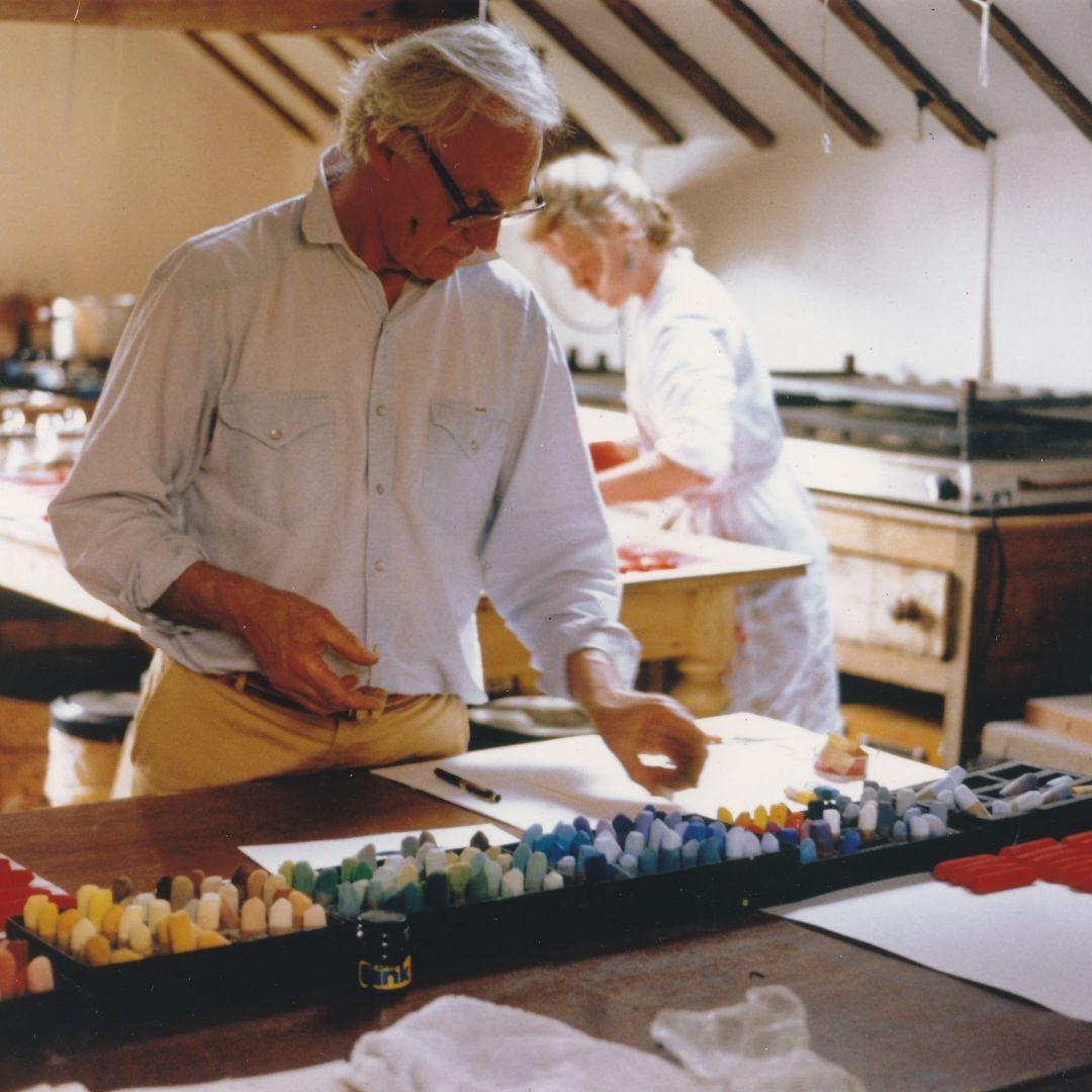 ソフトパステル８本セット２点PORTRAIT&DARK