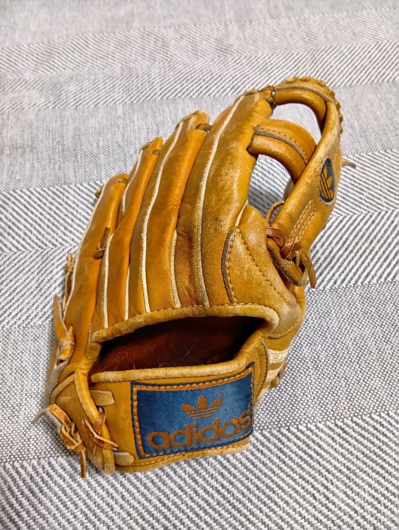 軟式グローブ　アディダス