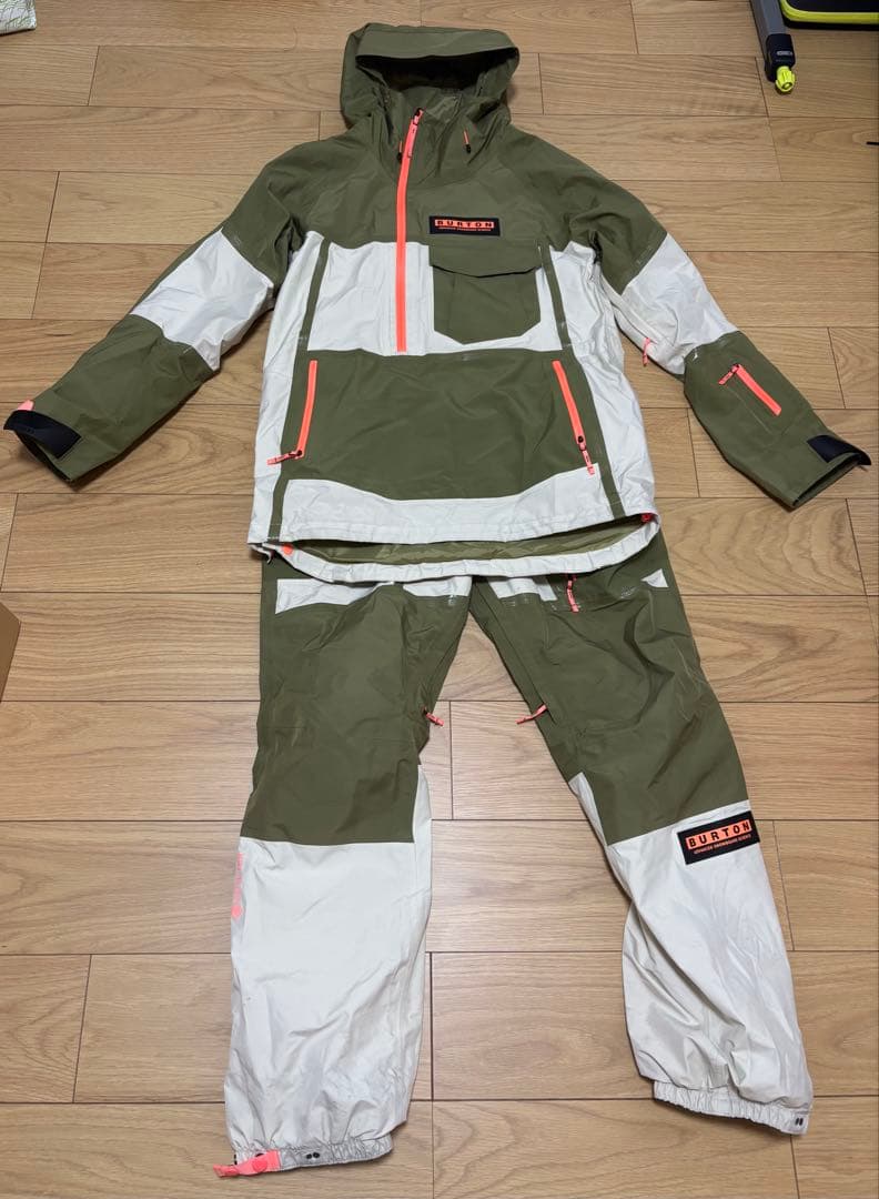 Burtonスノーボードウェア (オリーブグリーン/ホワイト)