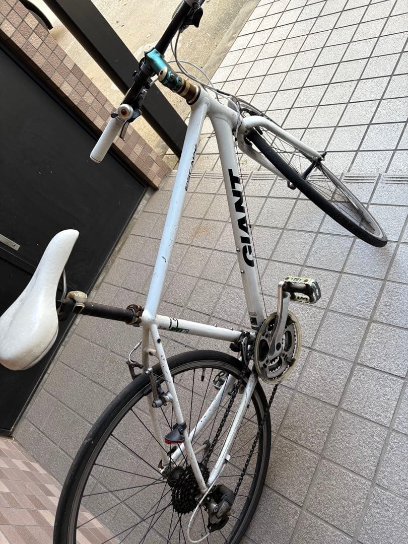 GIANT クロスバイク ホワイト 直接引渡し