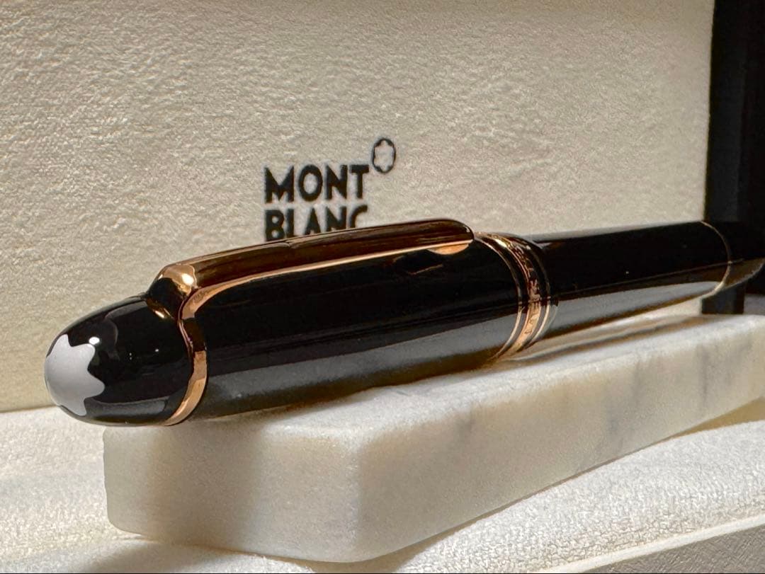 【新品未使用】モンブランローズゴールドコートマイスターシュテュック145 万年筆